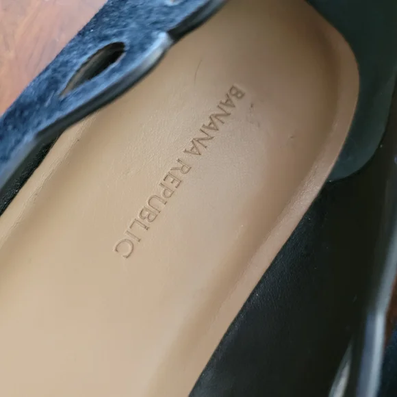 Banana Republic Black Suede Flats. SZ 9.5 - Picture 9 of 9